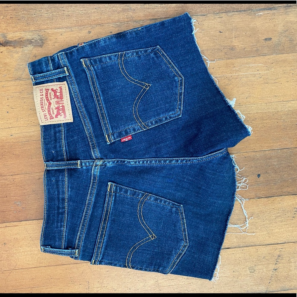 High Rise Levi Shorts